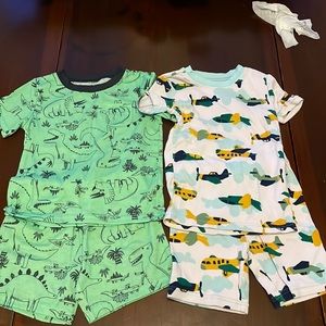 Lot of two pairs toddler pajamas.